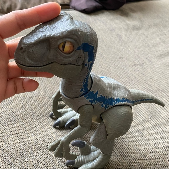 Dinosaur Action Figures with Sound Effects Kid Toy - Picture 4 of 7